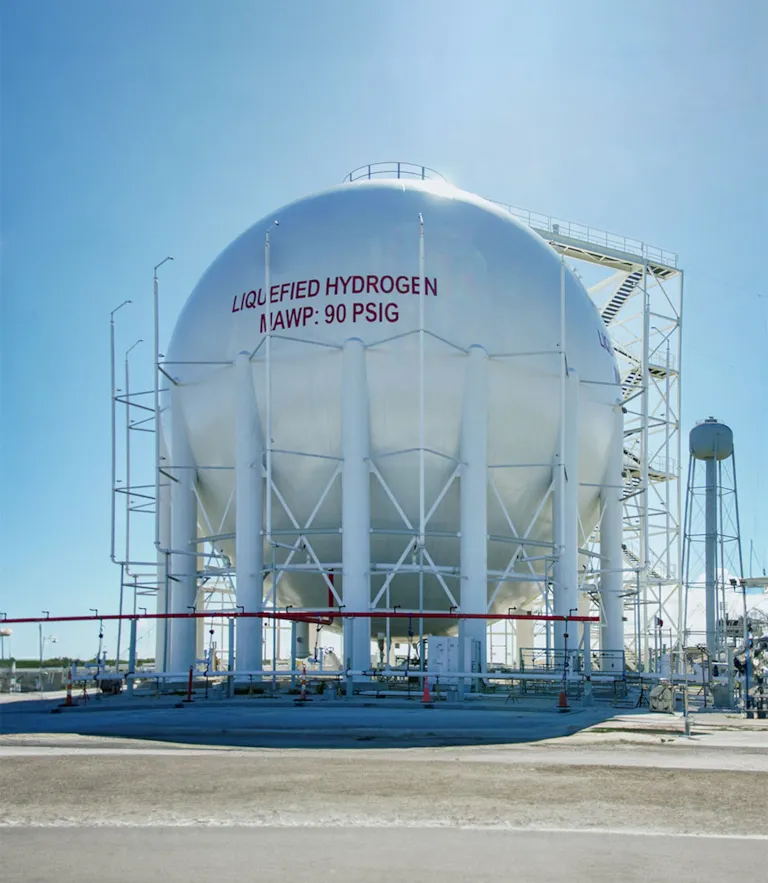 LH2 tank angled view