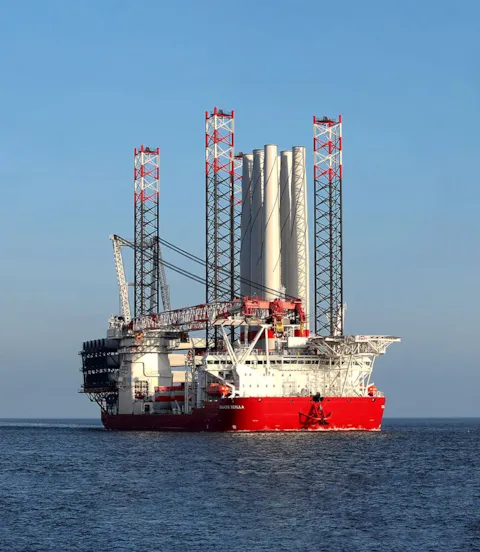 M1_Off_322_seajacks_scylla_installation_vessel_underway